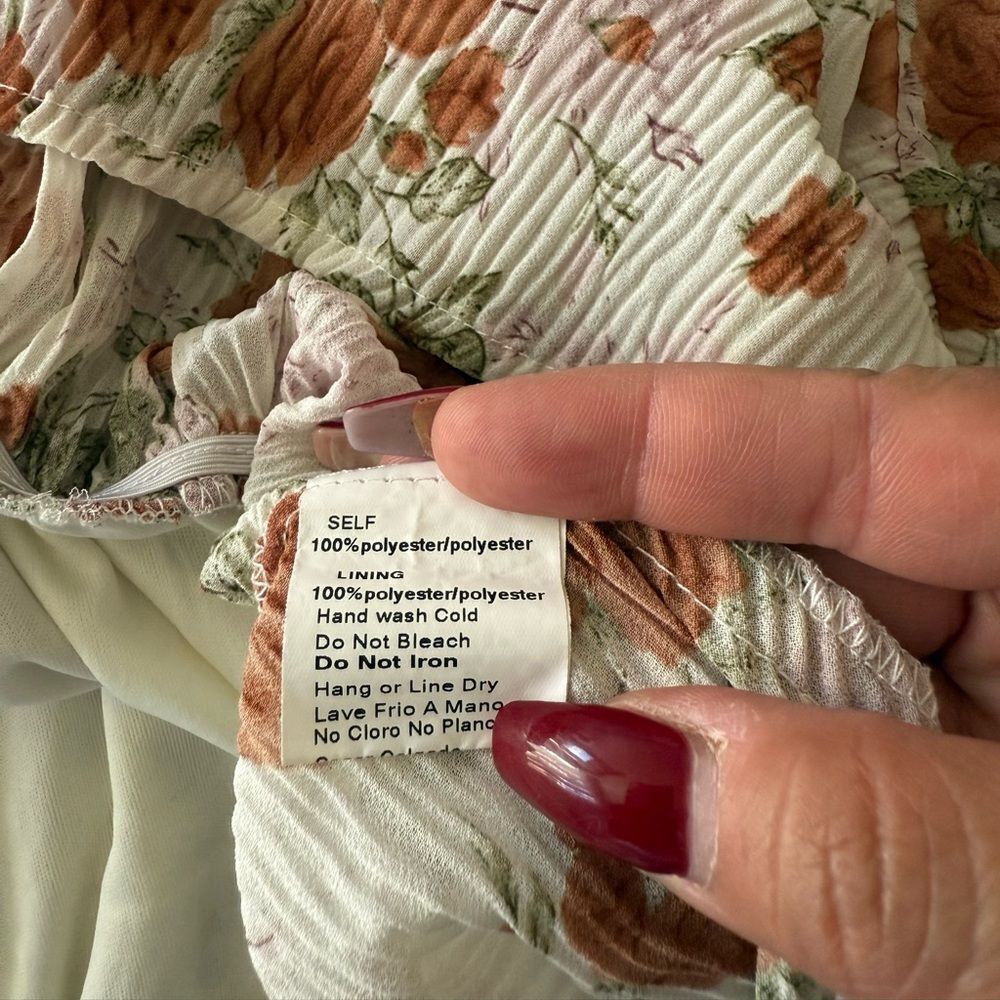 Floral V-Neck Blouse - Picture 8 of 8